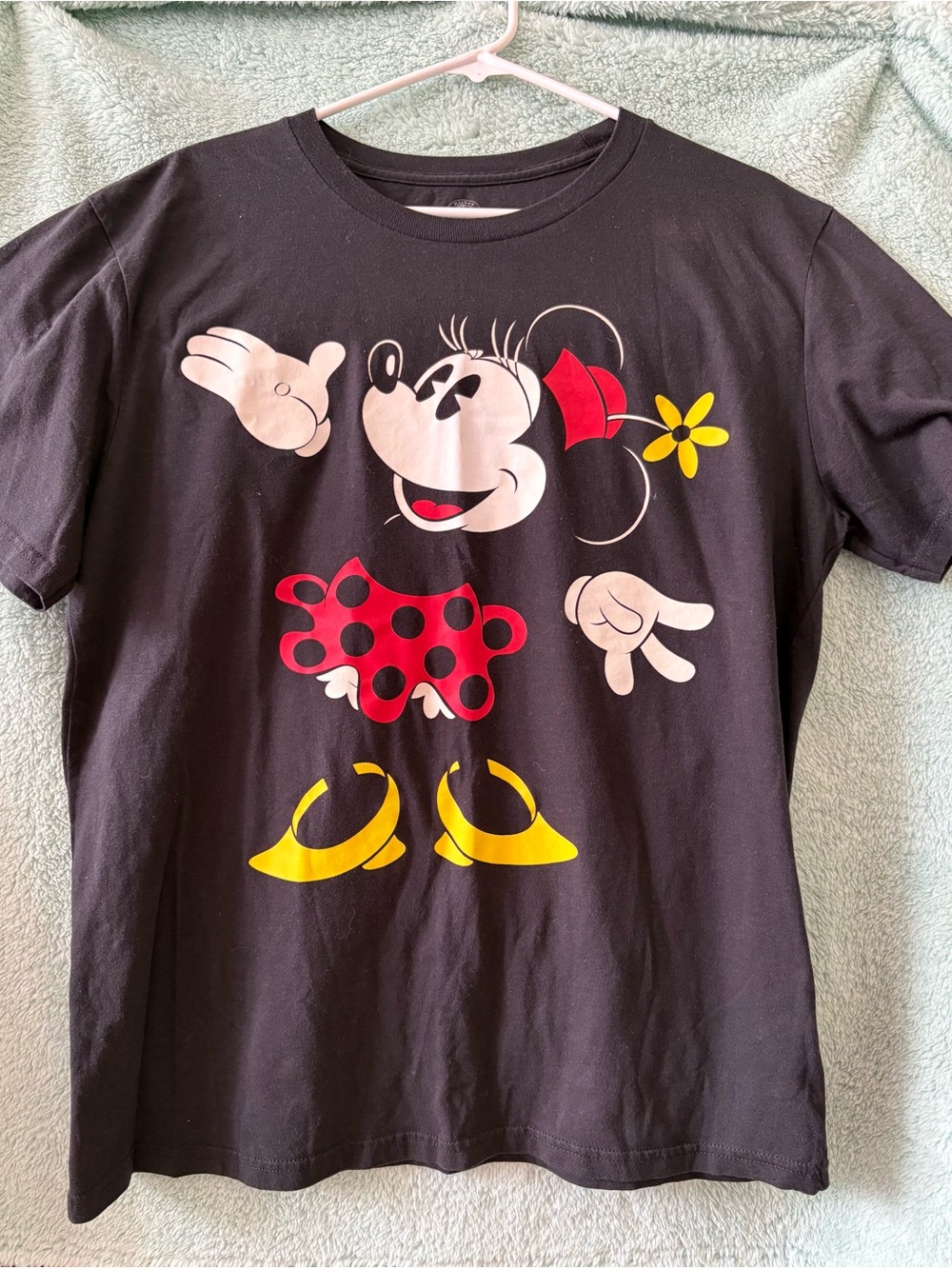 Disney Black Minnie Mouse Graphic Tee Size Men’s Large